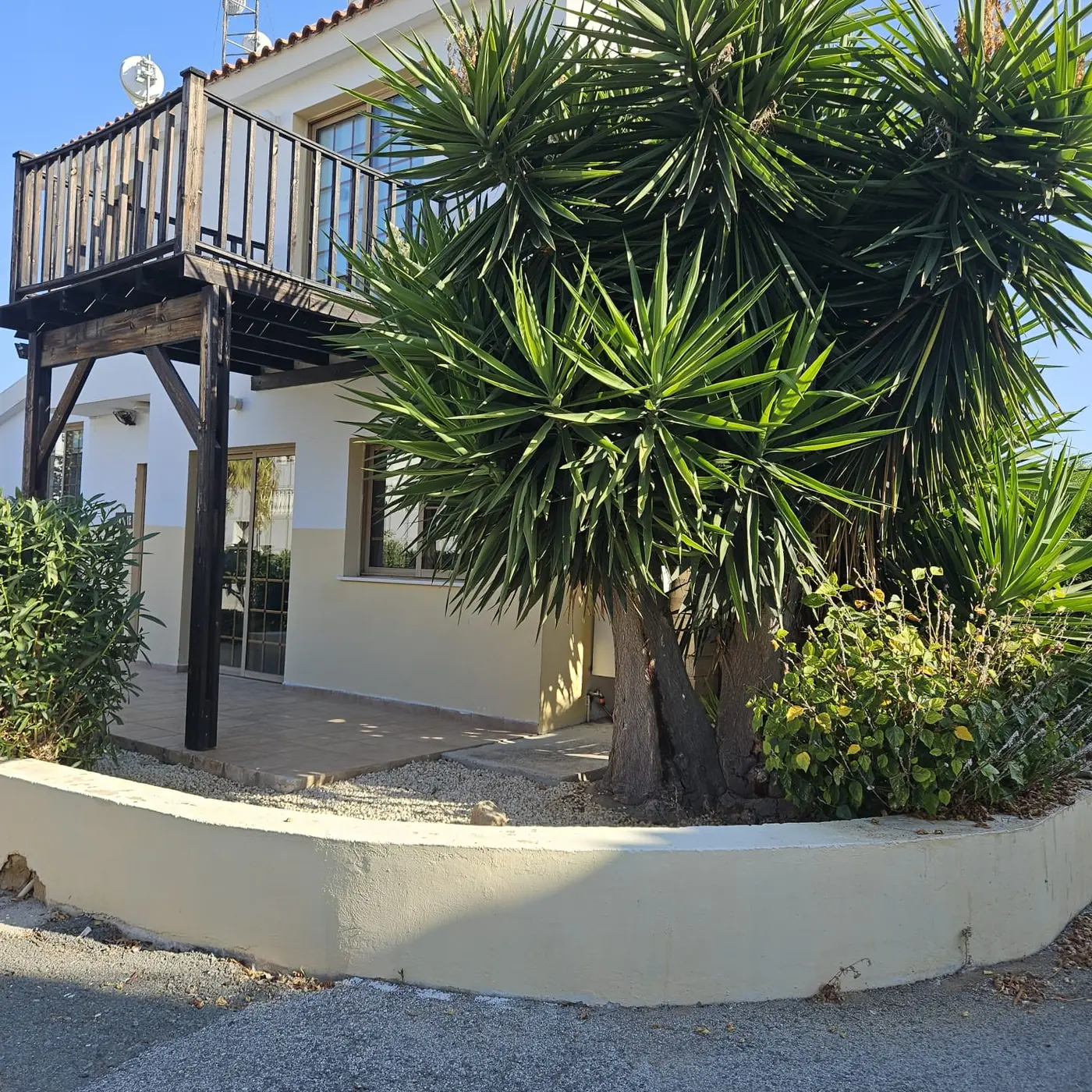 Villa Ondine exterior and garden